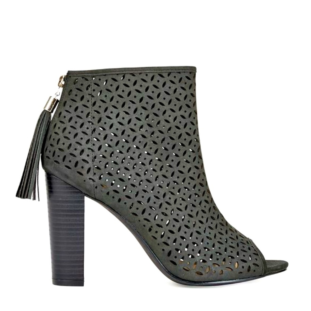 NWOT JustFab Zariah Black Ankle Booties with Tassel Zipper Size 8.
